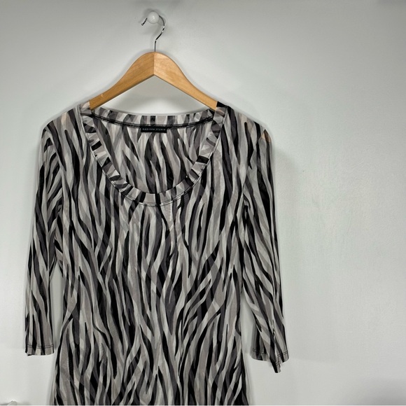 5/$50 Vintage Madison Studio Sheer Zebra Print Top Pullover V-Neck Sz M/L - Picture 2 of 7